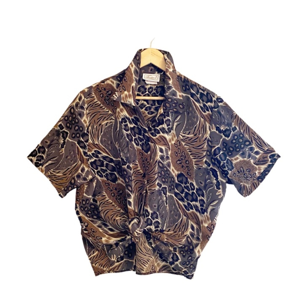 VINTAGE - TRADITIONS ANIMAL PRINT S/S BLOUSE